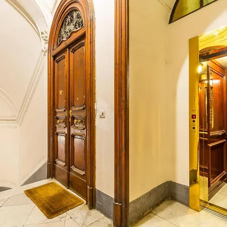 Apartamento Piazza Amedeo Stylish By Wonderful Italy